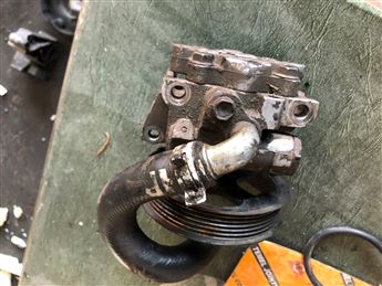 Ford Connect 1.8 TDCi Direksiyon Pompası