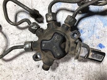 Ford Connect Focus 1.8 TDCI Enjektör Yakıt Dağıtıcısı 4M5Q9D280DB