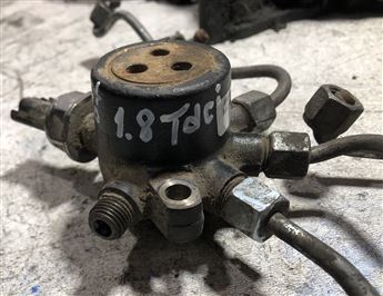 Ford Connect Focus 1.8 TDCI Yakıt Dağıtıcısı 4M5Q9D280DB