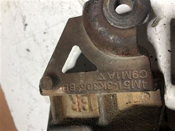 Ford Connect Focus C-Max 2002-2012 Sağ Ön Aks Tutucu Braket - Orta Askı 4m51-3k305-bb