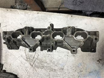 Ford Escort 1.6 Enjektör Flanşı