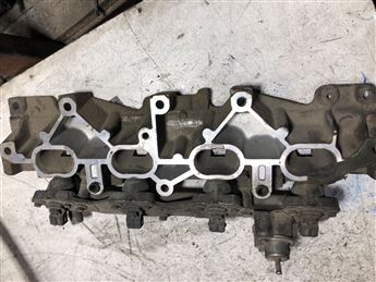 Ford Escort 1.6 Enjektör Kütüğü 938F-9D280 (3)