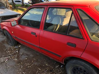 Ford Escort 1985-1990 Çıkma Sol Ön Kapı