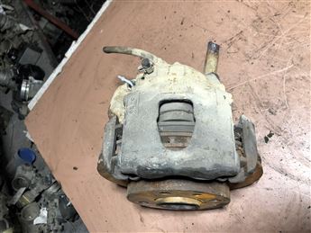 Ford Escort 1986-1990 Sağ Ön Fren Kaliperi