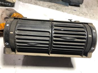 Ford Escort 1996-2000 Orta Havalandırma Izgarası