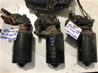 Ford Escort 1997 Ön Cam Silecek Motoru