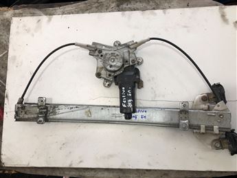 Ford Festiva Sağ Ön Kapı Cam Krikosu