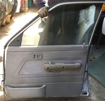 Ford Festiva Sağ Ön Kapı