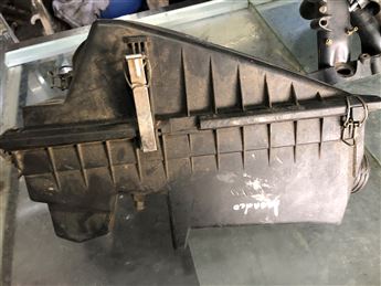 Ford Mondeo 1996-2000 Hava Filtre Kutusu