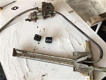 Ford Taunus Elektrikli Sağ Ön Cam Krikosu