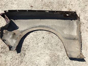 Ford Taunus P 100 Sağ Ön Çamurluk