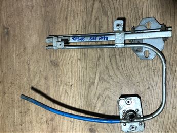 Ford Taunus Sağ Arka Kapı Manuel Cam Krikosu