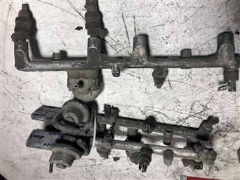 Ford Taunus Sierra Granada Scorpio Enjektör Kütüğü 88WF-9D280-AB