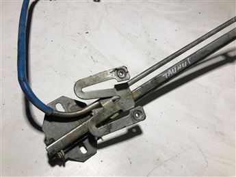 Ford Taunus Sol Ön Kapı Cam Krikosu