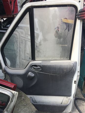 Ford Transit 2001-2006 Sağ Ön Kapı