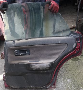 Honda İntegra Sağ Arka Kapı