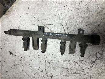 Hyundai Accent 1.3 1995-2000 Enjektör Kütüğü