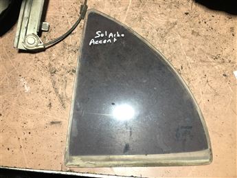 Hyundai Accent (Yumurta Kasa) Sol Arka Kapı Kelebek Camı