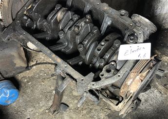 Hyundai Elantra 1.6 Yarım Motor
