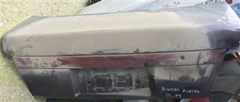 Hyundai Elantra1993-1996 Arka Reflektör