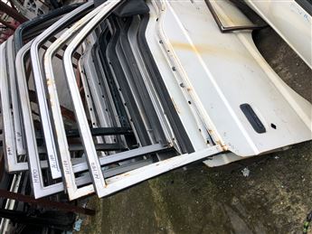 Hyundai H100 1996-2004 Sağ Ön Kapı