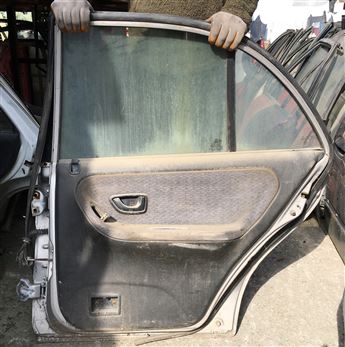Hyundai Sonata 1991-2001 Sağ Arka Kapı