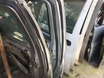 Hyundai Starex 2000-2009 Sağ Ön Kapı