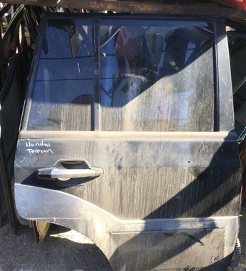 Hyundai Terracan Sağ Arka Kapı