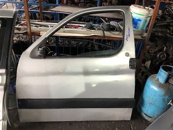 Peugeot Partner 1998-2008 Çıkma Sol Ön Kapı