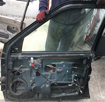 Jeep Grand Cherokee 1996-1998 Sağ Ön Kapı