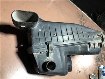 Kia Clarus 2.0 Hava Filtre Kutusu