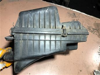 Kia Clarus 2.0 Hava Filtre Kutusu