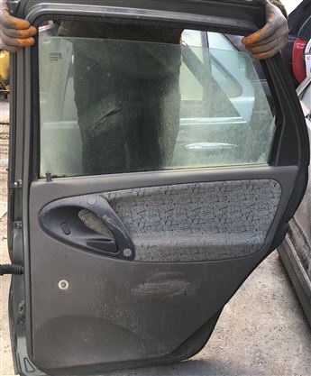 Lada Kalina Sağ Arka Kapı 
