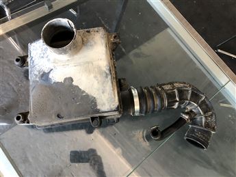 Lada Vega Çıkma Hava Filtre Kutusu