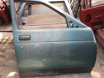 Lada Vega Sağ Ön Kapı