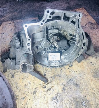 Mazda 323 Familia Manüel Çıkma Şanzıman