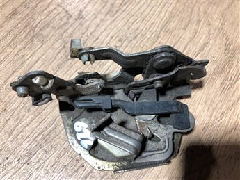 Mazda 626 1987-1991 Sağ Arka Kapı Kilidi