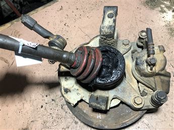 Mazda 626 1988-1991 Sağ Ön Taşıyıcı Porya Aks Kaliper