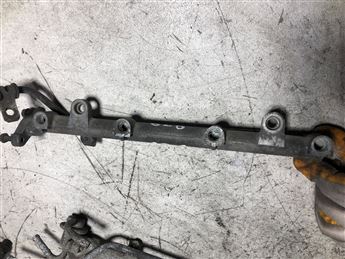 Mazda 626 2.0 1990-1995 Enjektör Kütüğü