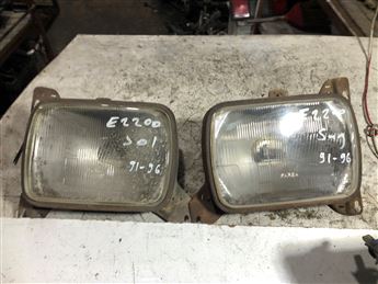 MAzda E2200 1990-1996 Sol Ön Far