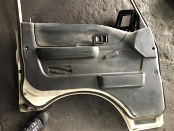 Mazda E2200 1998-2000 Sol Ön Kapı