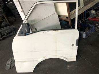 Mazda E2200 1998-2000 Sol Ön Kapı