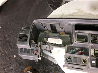 Mazda E2200 1998-2001 Göğüslük Torpido