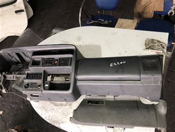 Mazda E2200 1998-2001 Göğüslük Torpido