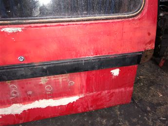 Mazda E2200 Arka Bagaj Kapağı (3)