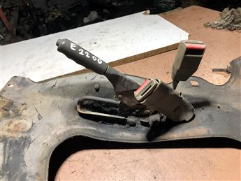 Mazda E2200 El Freni Kolu Bağlantı Sacı