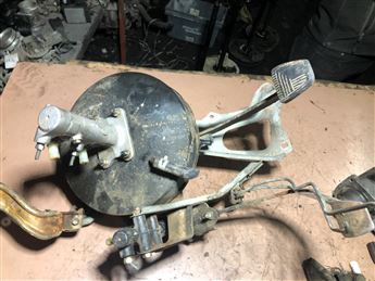 Mazda E2200 Fren Pedalı Wetinghause Fren Merkezi