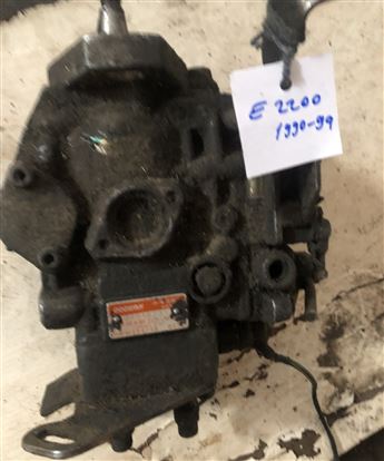 Mazda E2200 H100 Bongo Pajero 2.2-2.5 1993-2003 Mazot Pompası (104748-0230)