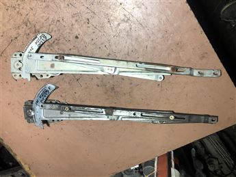 Mazda E2200 Manuel Sol Ön Kapı Cam Krikosu