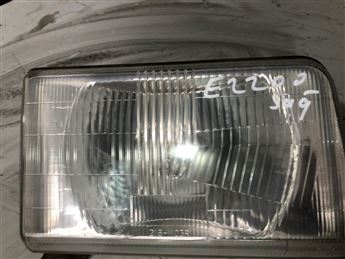 Mazda E2200 Sağ Ön Far
